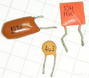Кодовая и цветовая маркировка конденсаторов